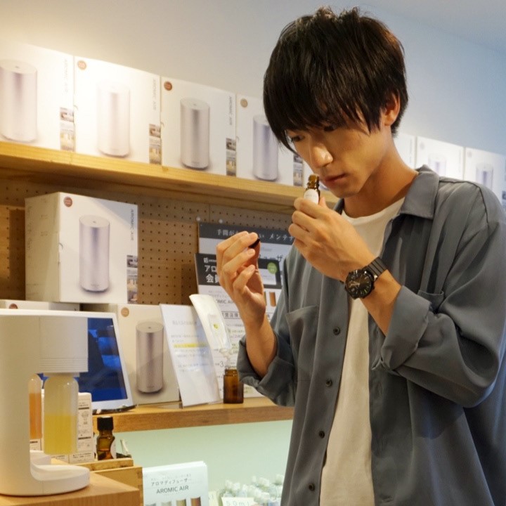 Candy Boy奥谷知弘さん②～AROMIC style自由が丘店で天然アロマの香り体験～